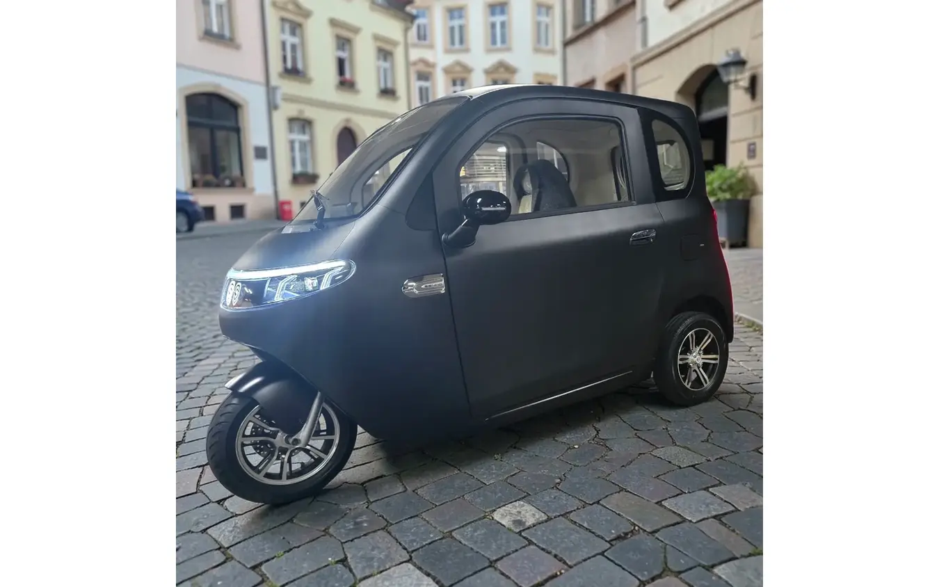 ビークルファンの三輪EV「VF-S」