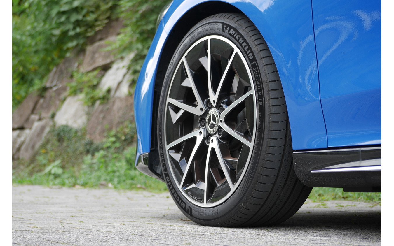 メルセデスベンツ CLA 180