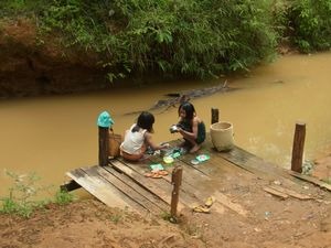 懐かしのミャンマーを行く　（18）　インレー湖　日本の食べ物の原型を見る