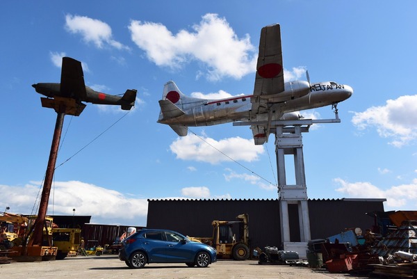 ドライブコース探訪】三重の国道沿いで出会った「銀色の飛行機」の正体