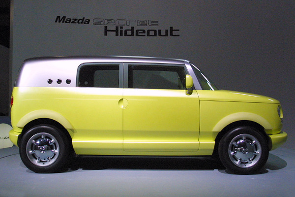 東京ショー2001出品車】マツダの秘密基地『シークレット・ハイド