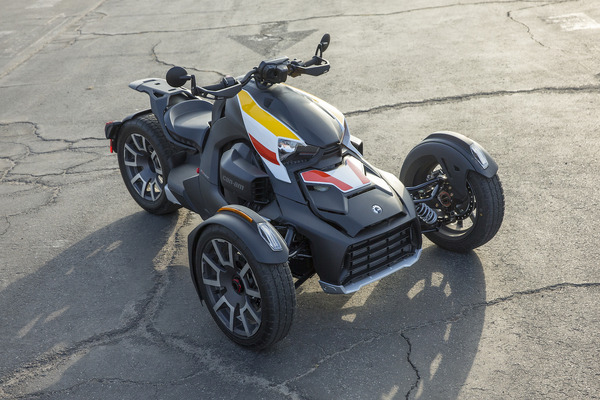 Can-Am ライカー 試乗】オンオフ問わず爆走！新感覚マシンは“四輪免許