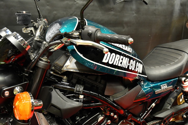 カワサキ Z900RS をコスプレ、インナータンク&“フェイク”ステー カワサキ Z900RS をコスプレ、インナータンク&“フェイク”ステー