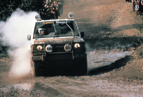 【激レア】三菱 パジェロ 1984 パリダカールラリー 192号車 IG0059 1/43 Mitsubishi Pajero (#192) 1984 Paris-Dakar | LINE