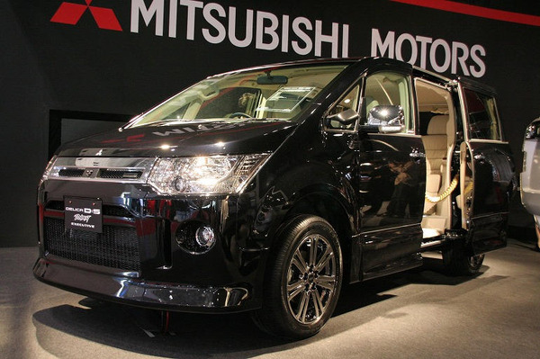 東京オートサロン08】写真蔵…三菱 デリカD：5 ROADEST EXECUTIVE