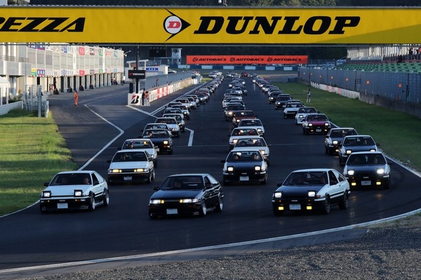 テレ　サーキット AE86フェスティバル、8月25日に岡山国際サーキットで開催 約300台が