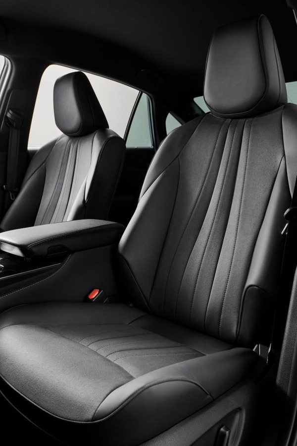 トヨタ クラウン 内外装の上質感を高めた特別仕様車 エレガンススタイル を設定 11枚目の写真 画像 レスポンス Response Jp トヨタ クラウン 内外装の上質感を高めた特別仕様車 エレガンススタイル を設定 11枚目の写真 画像 レスポンス Response Jp