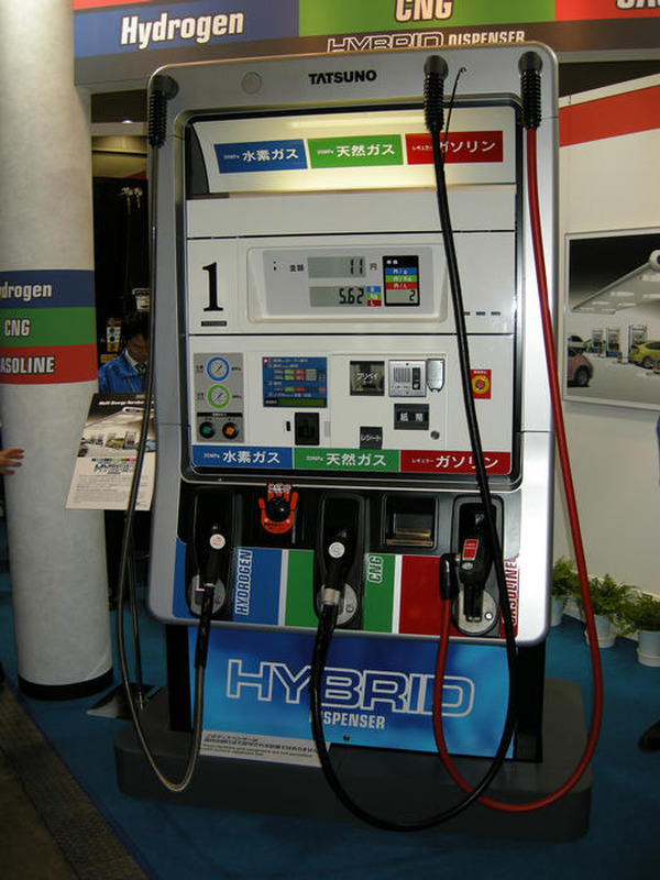 ガソリン　給油機 143883.jpg