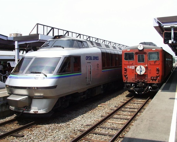 JR北海道のリゾート車両「クリスタルエクスプレス」が引退…札幌-富良野
