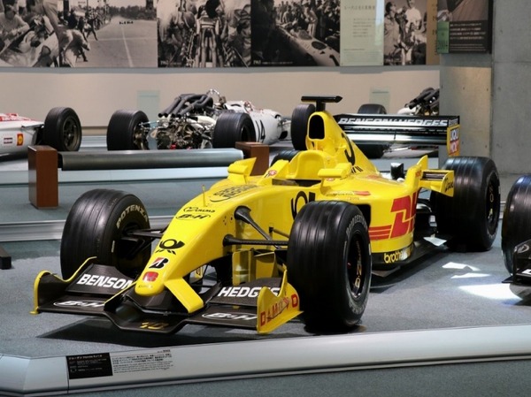 佐藤琢磨のF1マシン「ジョーダン・ホンダEJ12」、新名神 鈴鹿PA 佐藤琢磨のF1マシン「ジョーダン・ホンダEJ12」、新名神 鈴鹿PA