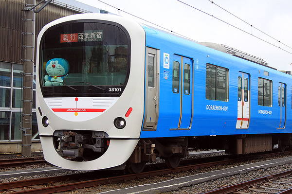 どこでもドア ドラえもん電車 Doraemon Go が西武に出現 フォトレポート レスポンス Response Jp