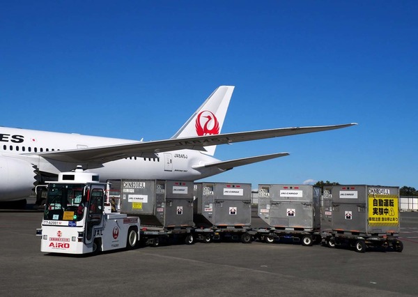 空港貨物車の牽引が自動走行に---成田で実証実験