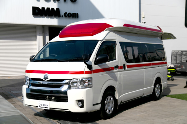 DMMグループ会社が新型救急車『C-CABIN』を発表スペースを大幅拡張、電動ストレッチャーも搭載可能