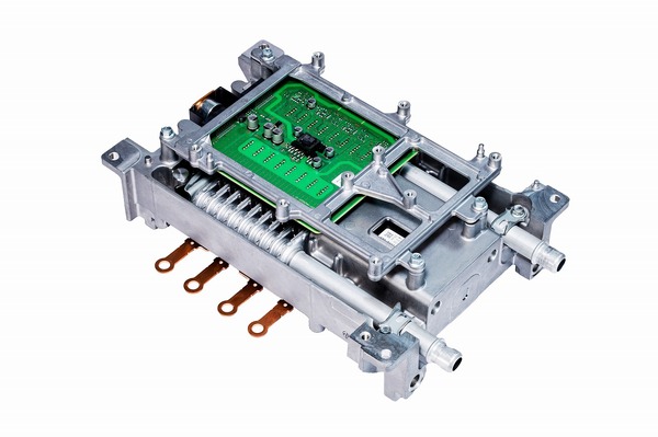 【トヨタ MIRAI 新型】デンソーのSiCパワー半導体搭載昇圧用パワーモジュール採用