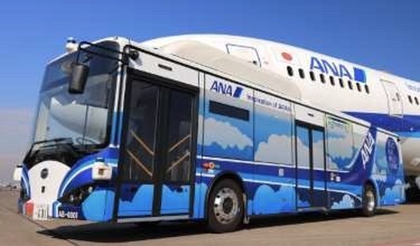 自動運転の大型電気バス、羽田空港で試験運用へ　ANA