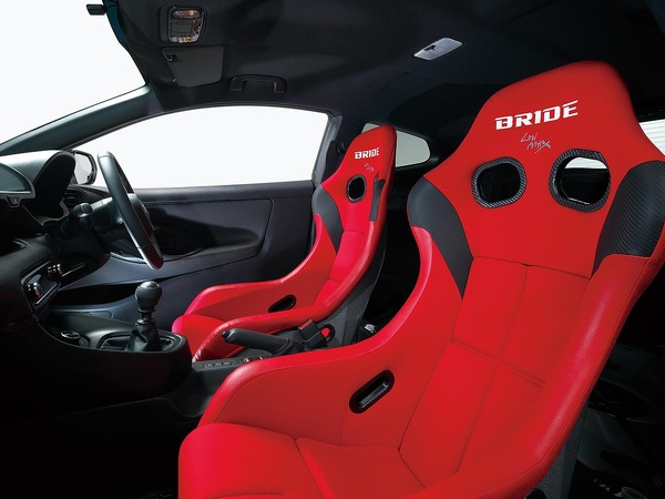 ブリッド、GRヤリス用フルバケット専用シートレール発売 ...