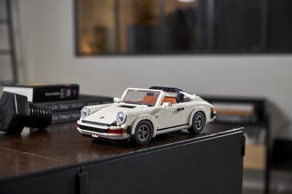 ポルシェ 911 のレゴが登場ターボとタルガの組み替え可能な「2-in-1」モデル