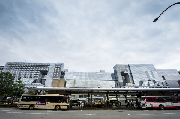 京都市で1路線をすべてEVバスで運行　京阪バス