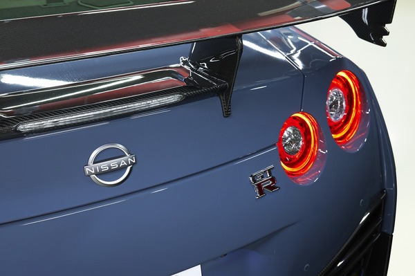 日産 Gt Rニスモ 22年モデルを先行公開 新色 ニスモステルスグレー を設定 写真27枚 15枚目の写真 画像 レスポンス Response Jp 日産 Gt Rニスモ 22年モデルを先行公開 新色 ニスモステルスグレー を設定 写真27枚 15枚目の写真 画像 レスポンス Response Jp