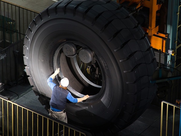 ブリヂストン、下関工場の設備刷新へ---鉱山・建設車両用タイヤの旗艦生産拠点