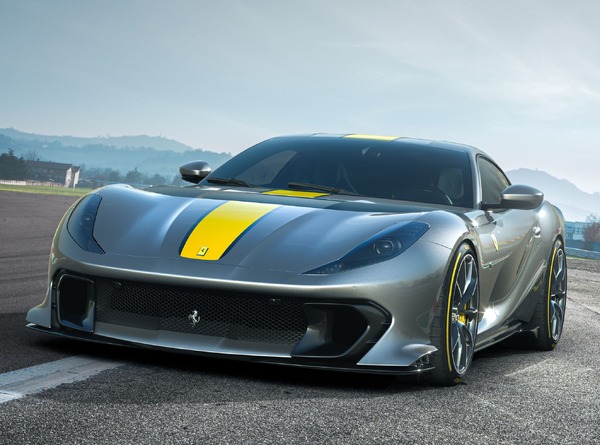 フェラーリ、830馬力の新限定モデルの写真公開 車名は5月5日に発表予定