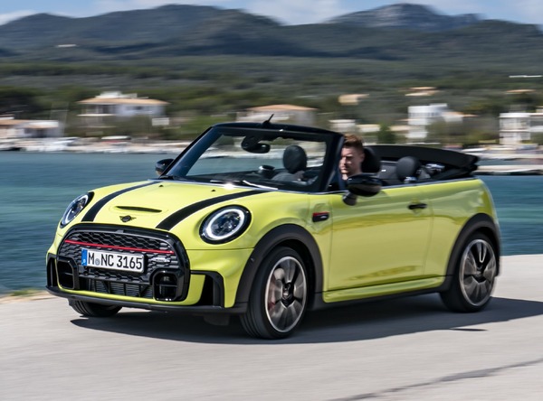 MINI コンバーチブル 「JCW」に改良新型、スポーツ性を強化欧州発表