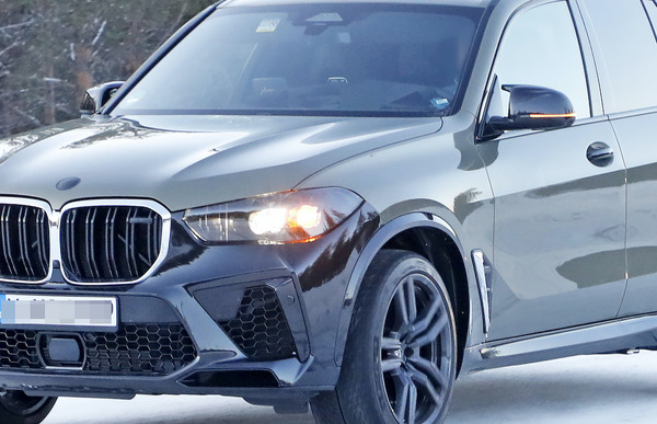BMWのハイパフォーマンスSUV『X5M』、初の大幅改良でどう進化する!?