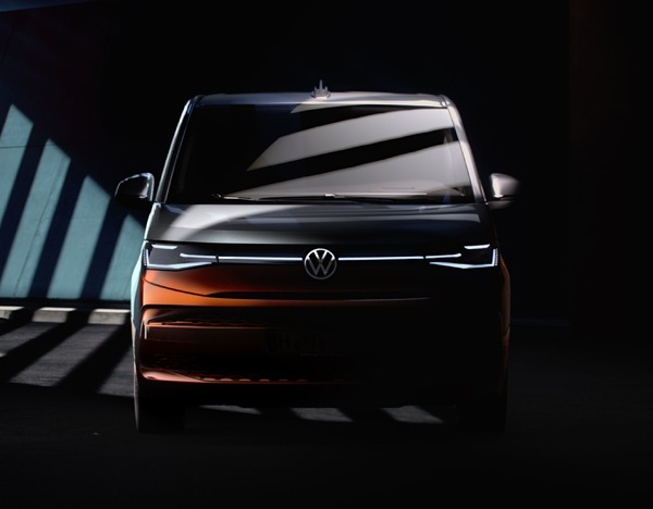 VWのミニバン『マルチバン』次期型、ティザーイメージデビューは2021年後半