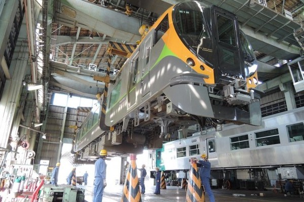 ショップ 日本国有鉄道 鷹岡工場 鉄製プレート 昭和55年改造 日本国有