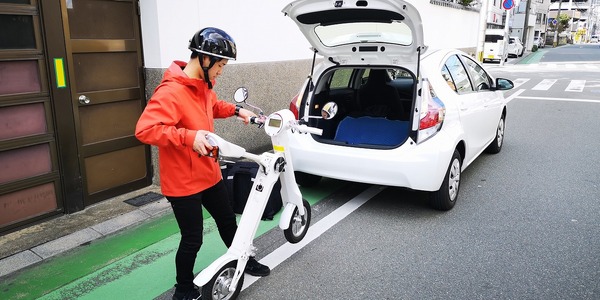 カーシェア車両を好みの場所へお届け、配車スタッフは車載EVバイクで帰社…実証実験を開始 - レスポンス