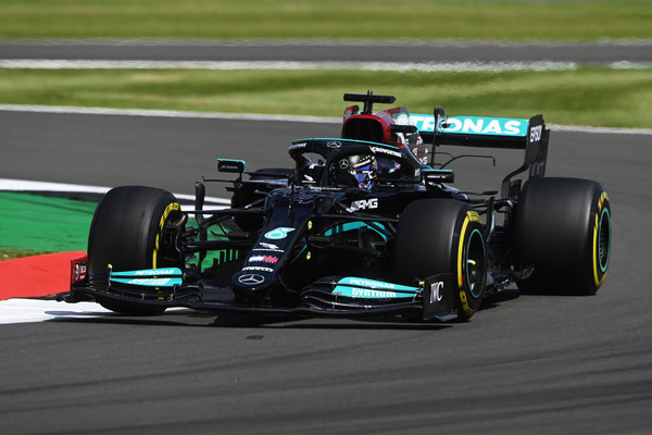 【F1 イギリスGP】ハミルトンが公式予選6戦ぶりのトップタイムフェルスタッペン2位