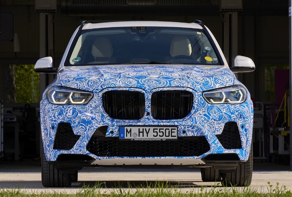 BMWの新型燃料電池車、最新プロトタイプ発表へIAAモビリティ2021