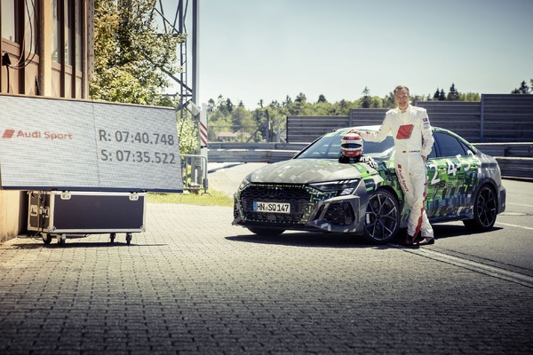 アウディ RS3 新型、ニュル最速のコンパクトモデルにルノー メガーヌR.S. の記録を更新