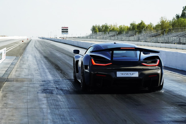リマックのハイパーEV『ネヴェーラ』、0-400m加速8.582秒市販車の世界最速記録