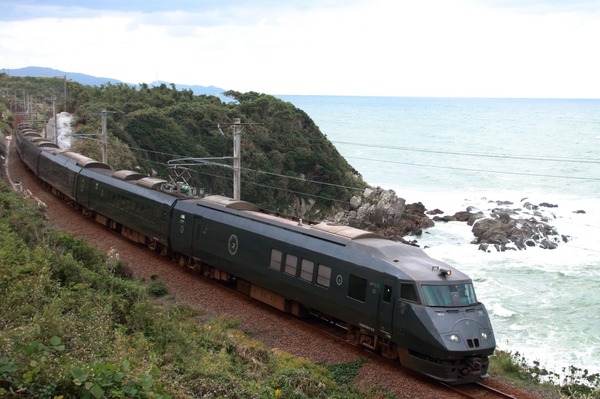 鹿児島本線の特急『つばめ』がリバイバル…肥薩おれんじ鉄道に787系が
