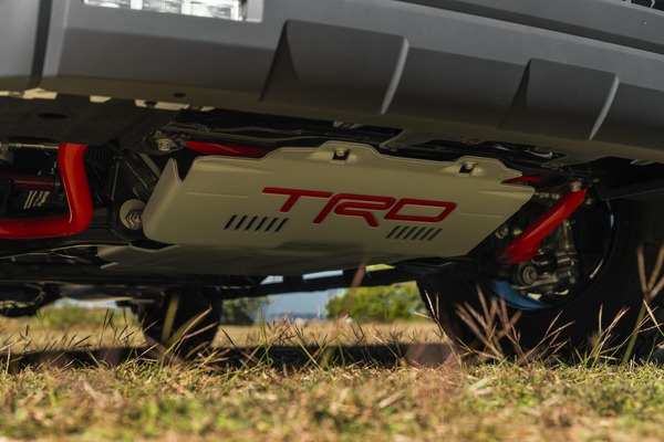 トヨタ セコイア 新型 Trdプロはハードなだけのオフローダーではない 写真点 14枚目の写真 画像 レスポンス Response Jp トヨタ セコイア 新型 Trdプロはハードなだけのオフローダーではない 写真点 14枚目の写真 画像 レスポンス Response Jp