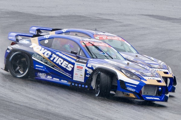 ☆Team TOYO TIRES DRIFT トヨタGR86 & GRスープラ☆ トミカ Team TOYO TIRES DRIFT トヨタ GRスープラ【送料別商品
