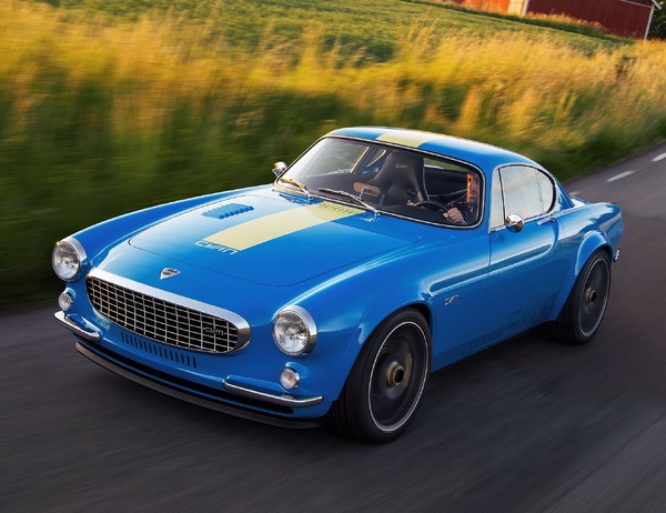 (値下げ!)ボルボP1800S(1/18)【希少品】重量感あり ボルボの名車「P1800」、420馬力ターボ搭載で復活…米価格は70万