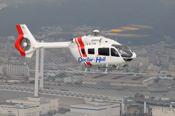 最新型ヘリコプター「H145 / BK117 D-3」、ドクターヘリとして納入