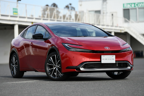 トヨタプリウスZVW30 GSグレード　ステリング　ホイール レッドステッチ 赤 トヨタ プリウス 新型】上級グレード Z…ひと目惚れするデザインには