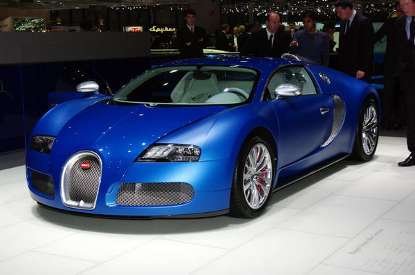 Look Smart ブガッティ　ヴェイロン　 コンセプト　2003年 Look Smart ブガッティ ヴェイロン コンセプト 2003年 - メルカリ