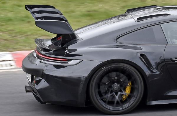 究極の911」がさらなる進化を遂げる！謎のプロトタイプは『GT2 RS