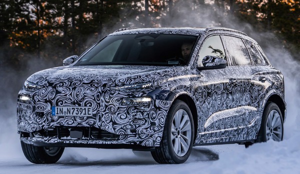 アウディ電動　自動車 1886807.jpg