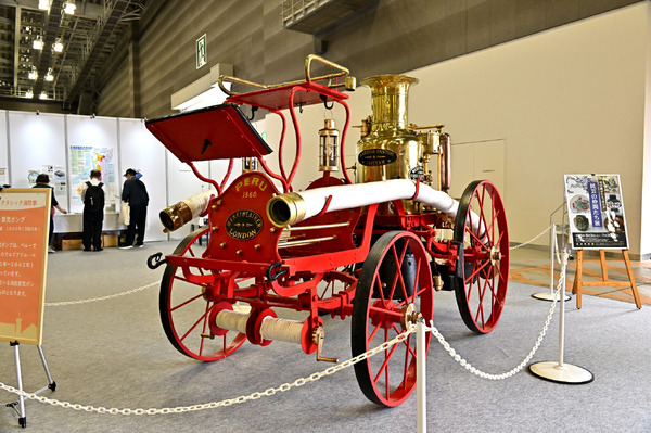 クラシック！ 江戸時代のポンプ車、T型フォード、オート三輪