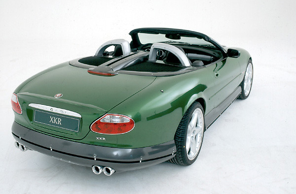 1/18 ダイキャストミニカー 007ボンドカー ジャガー XKR
