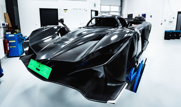 日産『GT-R』のV6ツインターボを700馬力に強化、新型ハイパーカー生産