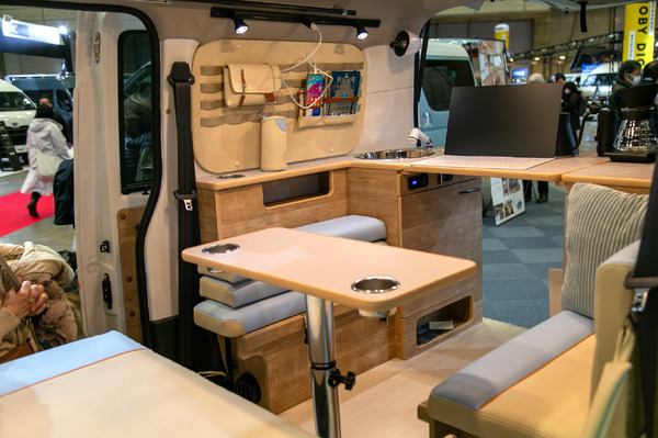 ポップでオシャレ、装備も充実：タウンエースベースのバンコン『コット』…ジャパンキャンピングカーショー2024 | レスポンス（Response.jp）