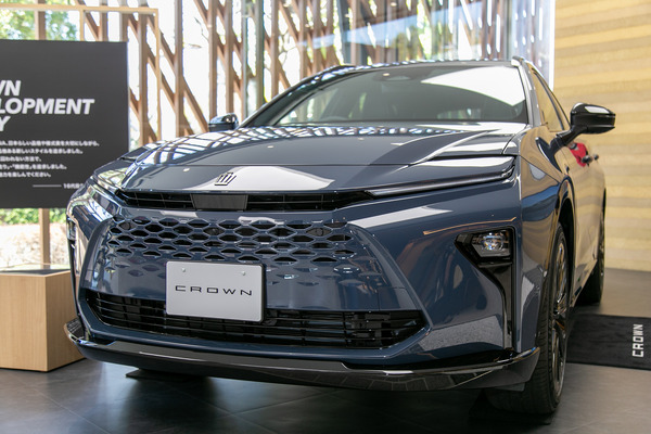 新登場エステートも展示、トヨタ『クラウン』4タイプを比べられる「CROWN STYLE CARAVAN in THE CROWN」が横浜で開催 | レスポンス（Response.jp）