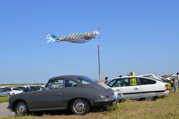 全長100メートルのジャンボこいのぼりと名車がコラボ…第12回KAZO