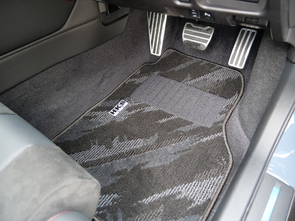 HKSからGT-R、86/BRZ、GRスープラ用フロアマットがリニューアルされて